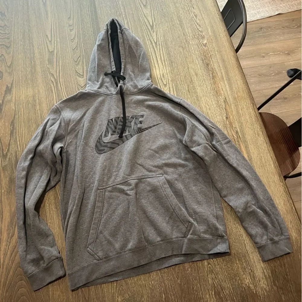 Nike Hoodie Sweatshirt Pullover Pockets Swoosh Graphic Print Gray Boys Medium